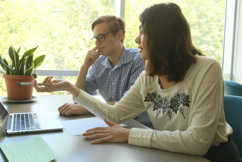 Students working together at the Writing Resources Center.