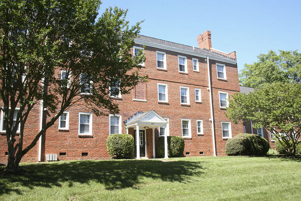 Ludwell Apartments (100-700)