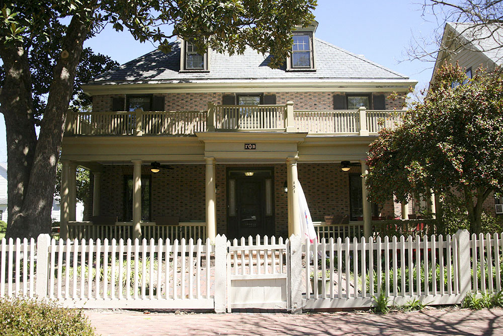 House 8