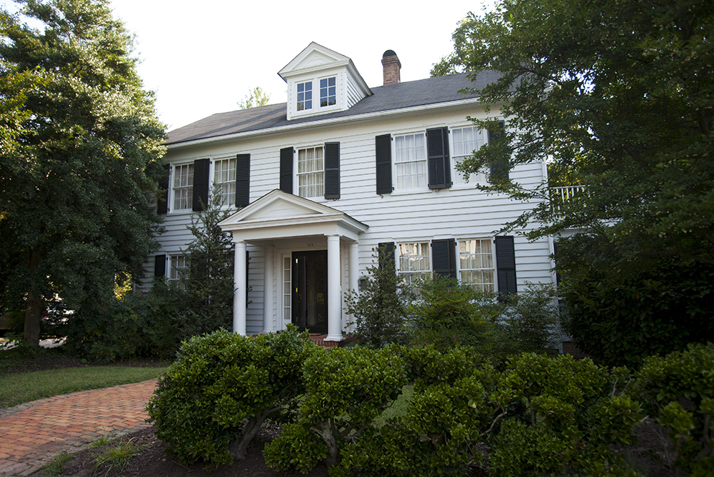 Plumeri House