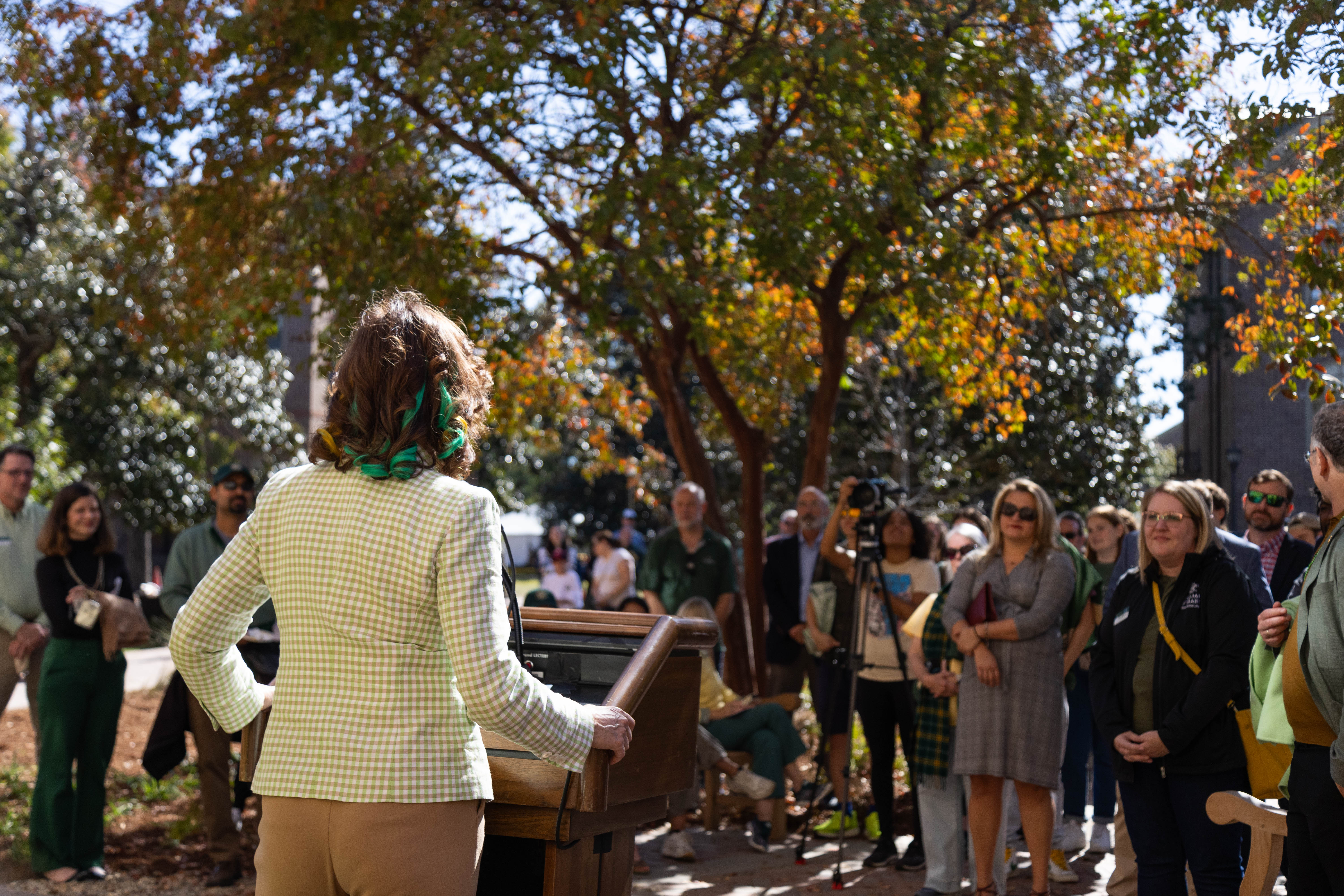 In her remarks, President Katherine Rowe explained that the Monroe Hall renovations are the first stage in a much larger plan to improve facilities and learning spaces across William & 玛丽's campus. (Photo by Tess Willett)