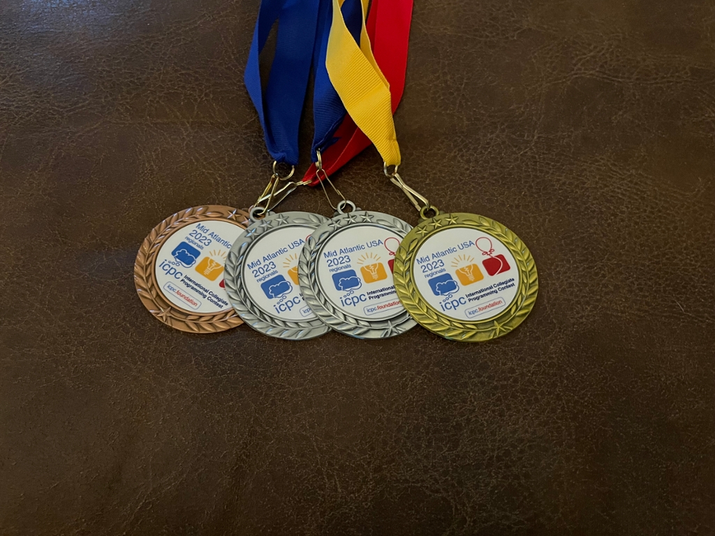 William & 玛丽 Computer Science Team Medals