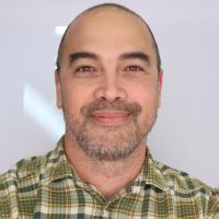 jon-pineda-faculty-photo_directory-primary-square200x200.jpg