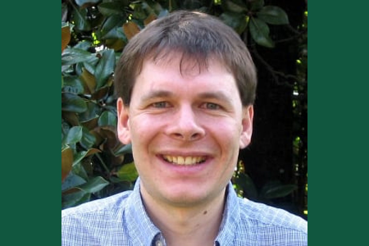 William & 玛丽 Professor of Physics Seth Aubin