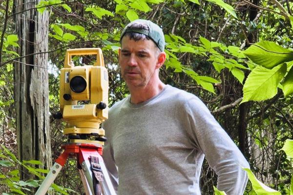 William & 玛丽 anthropology professor Martin Gallivan in the field