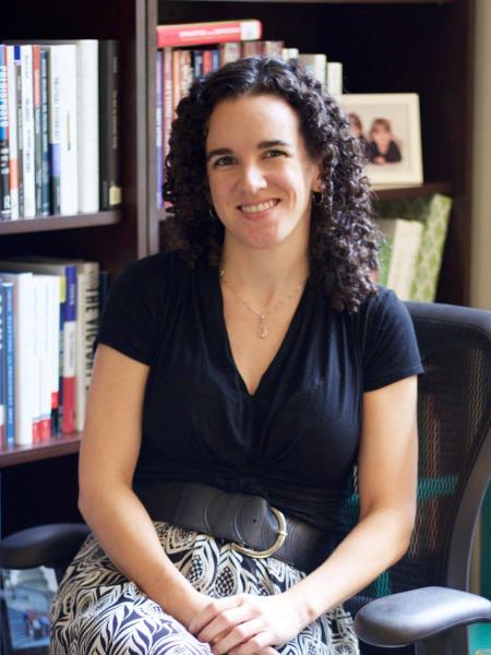 Jaime Settle, Cornelia Brackenridge Talbot Professor of Government and Data Science at William & 玛丽 and author of the award-winning book "Frenemies: How Social Media Polarizes America."