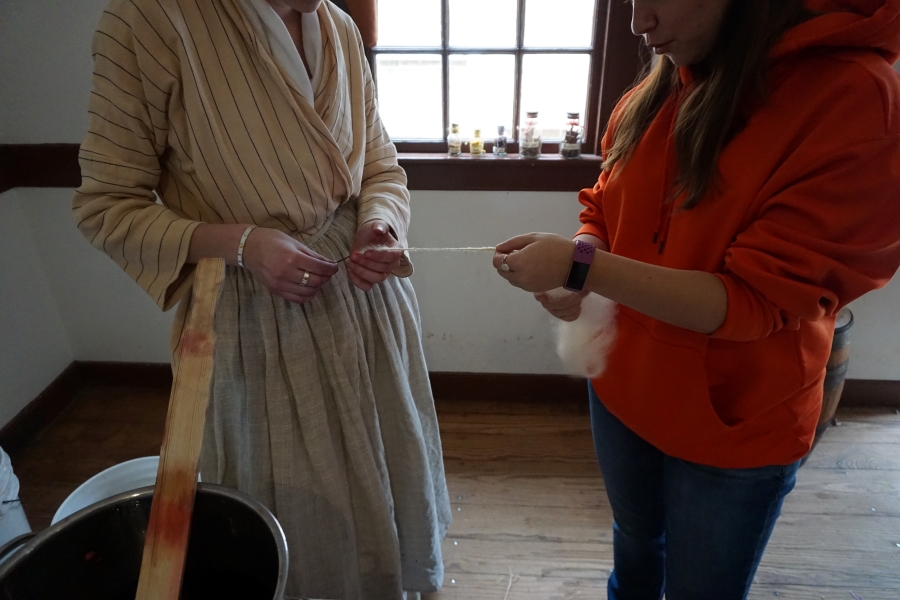 HIST 407-01:  Field School in Material Culture | Colonial Williamsburg Weaver