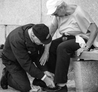 Seniors-tying-shoes-cropped