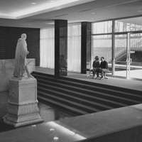 Lord Botetourt used to get more natural light than today