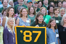 The class of 1987 shows its Tribe pride. (Photo by Stephen Salpukas)