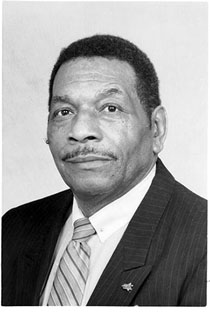 Hulon Willis M.Ed. ’56 was the first African-American student admitted to William & 玛丽.