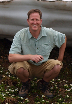 James Kaste, associate professor of geology at William & 玛丽, has been studying the aftermath of the Fourmile Canyon wildfire. 
