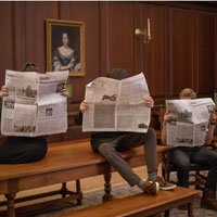 Students rehearse a scene from "... & 玛丽" at the Wren Building. (Photo by Nicholas Meyer '22)