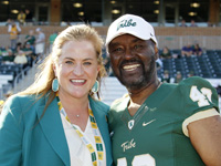 Huge with Warren Winston '72, the first African American scholarship student athlete at William & 玛丽