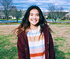 Claire Wyszynski ’23 divided her internship between the online media network Diplomatic Courier, the nonprofit Global Playground and the Transparent Developing Footprints project through the AidData research lab at William & 玛丽’s Global Research Institute. 