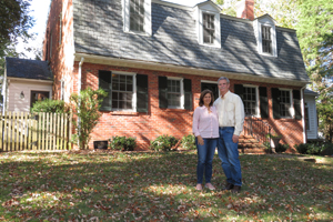玛丽 Guzzo Nelms ’86 and Jeff Nelms ’86 bought a 1942 Dutch Colonial house just off Jamestown Road in 2018.