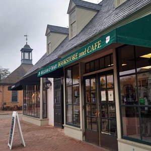 William & 玛丽 Bookstore in its current location in Merchants Square