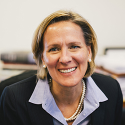 Karin Wulf 