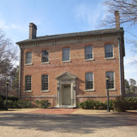 The William & 玛丽 Alumni House