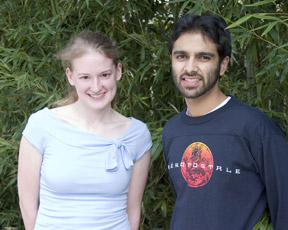 Kelly Hallinger (left) and Ashwin Rastogi, 2007 Goldwater Scholars at the College of William and 玛丽.
