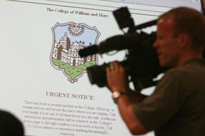William & 玛丽 officials demonstrated the College's newly-purchased emergency alert system to members of the media. By Stephen Salpukas.