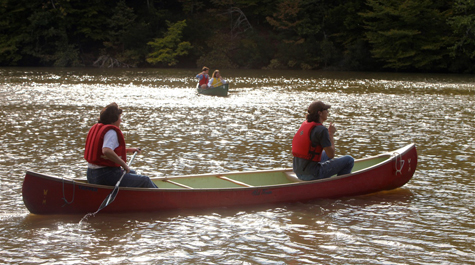 A family that paddles together