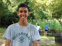 Incoming freshman Adam Tobias said William & 玛丽’s commitment to service in the community attracted him to the university, so he was naturally interested in 7 Generations. “And I thought it was a good opportunity to meet people before orientation,” he said.